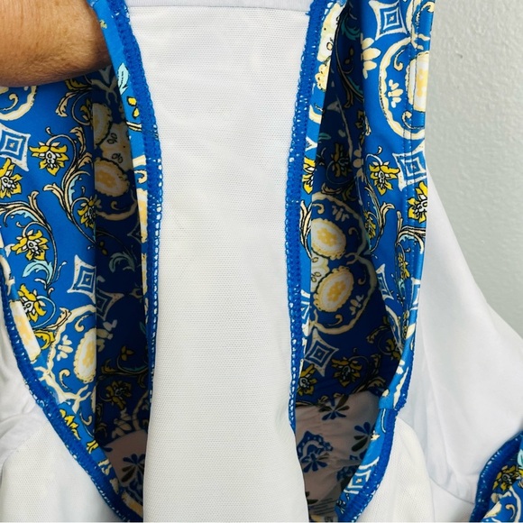 NWT Cupshe 2 piece halter high rise blue print bikini set, large. - Picture 11 of 13